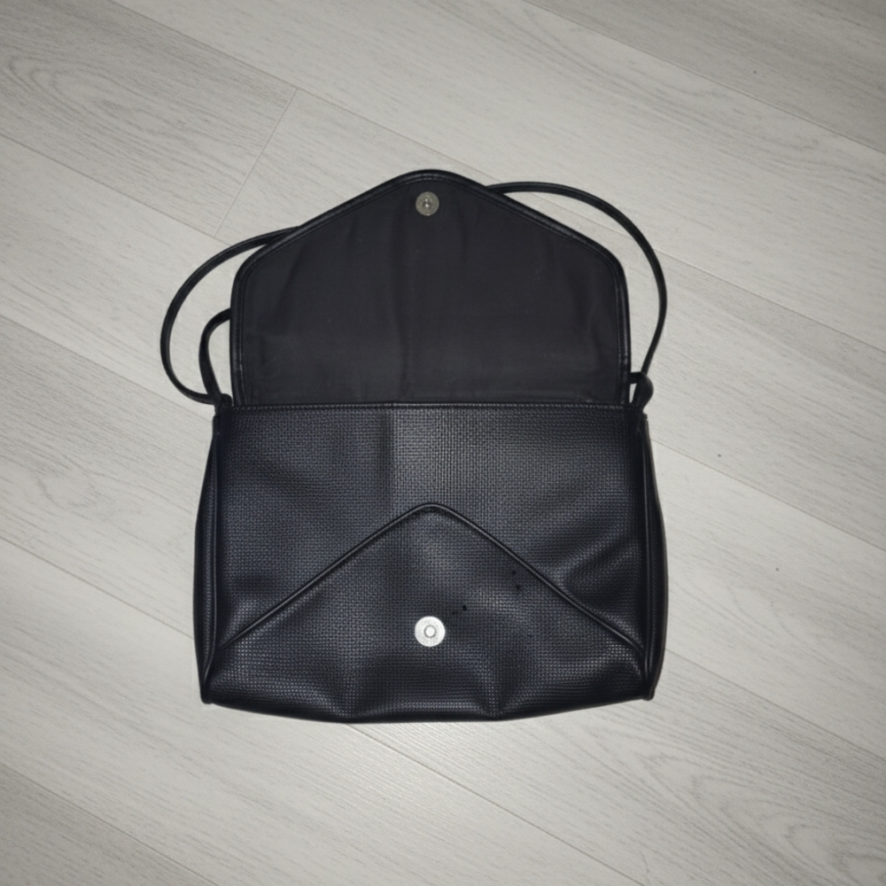 Elegant‎ Black Crossbody Bag